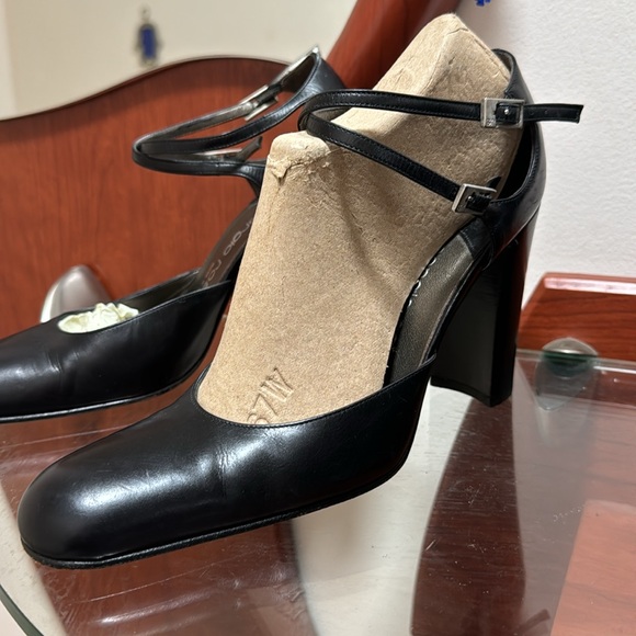 Hundred percent leather gorgeous Italian shoes with heel - Picture 6 of 7